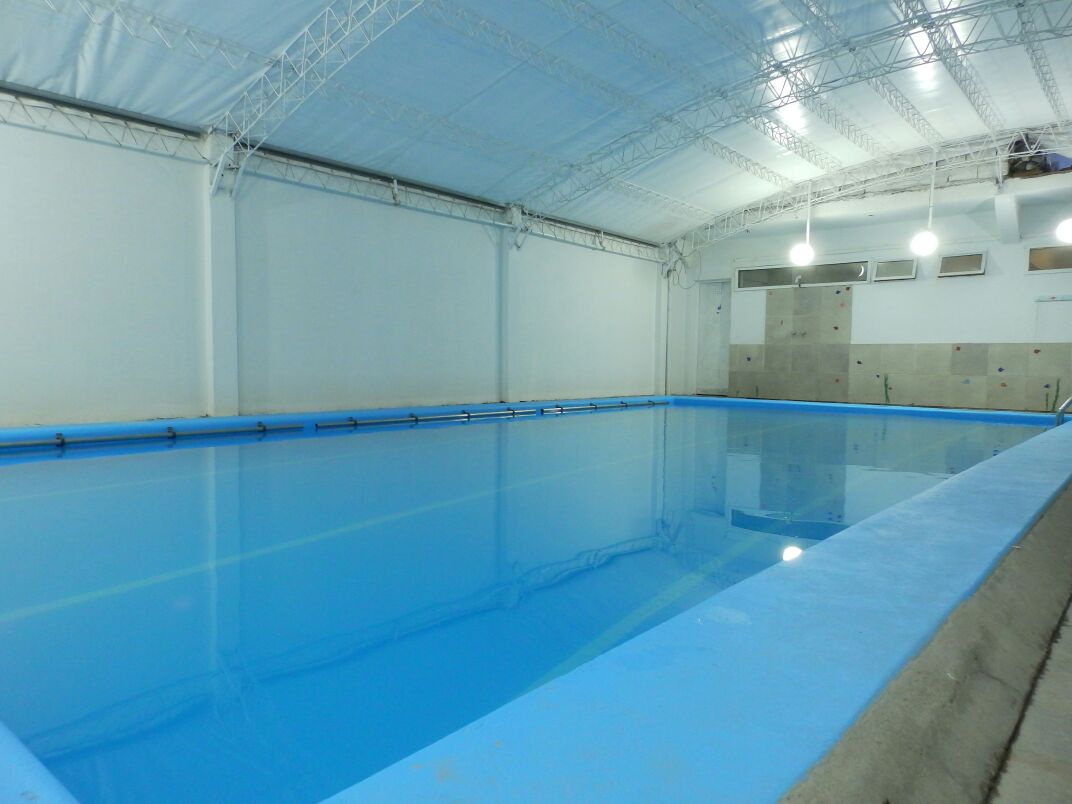Pileta climatizada de Acqua Club en Neuquén